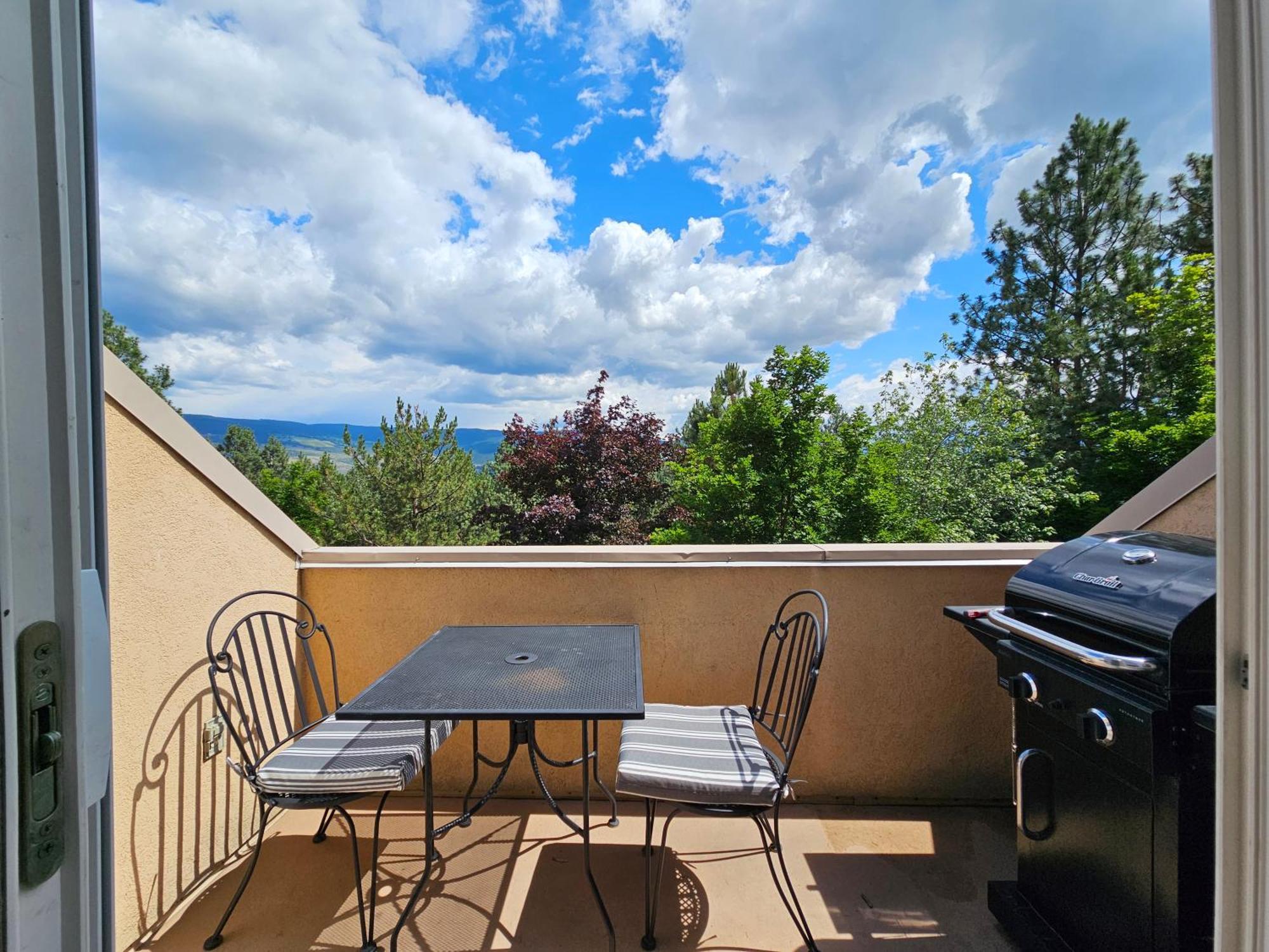 Borgata Lodge Resort Kelowna Eksteriør billede