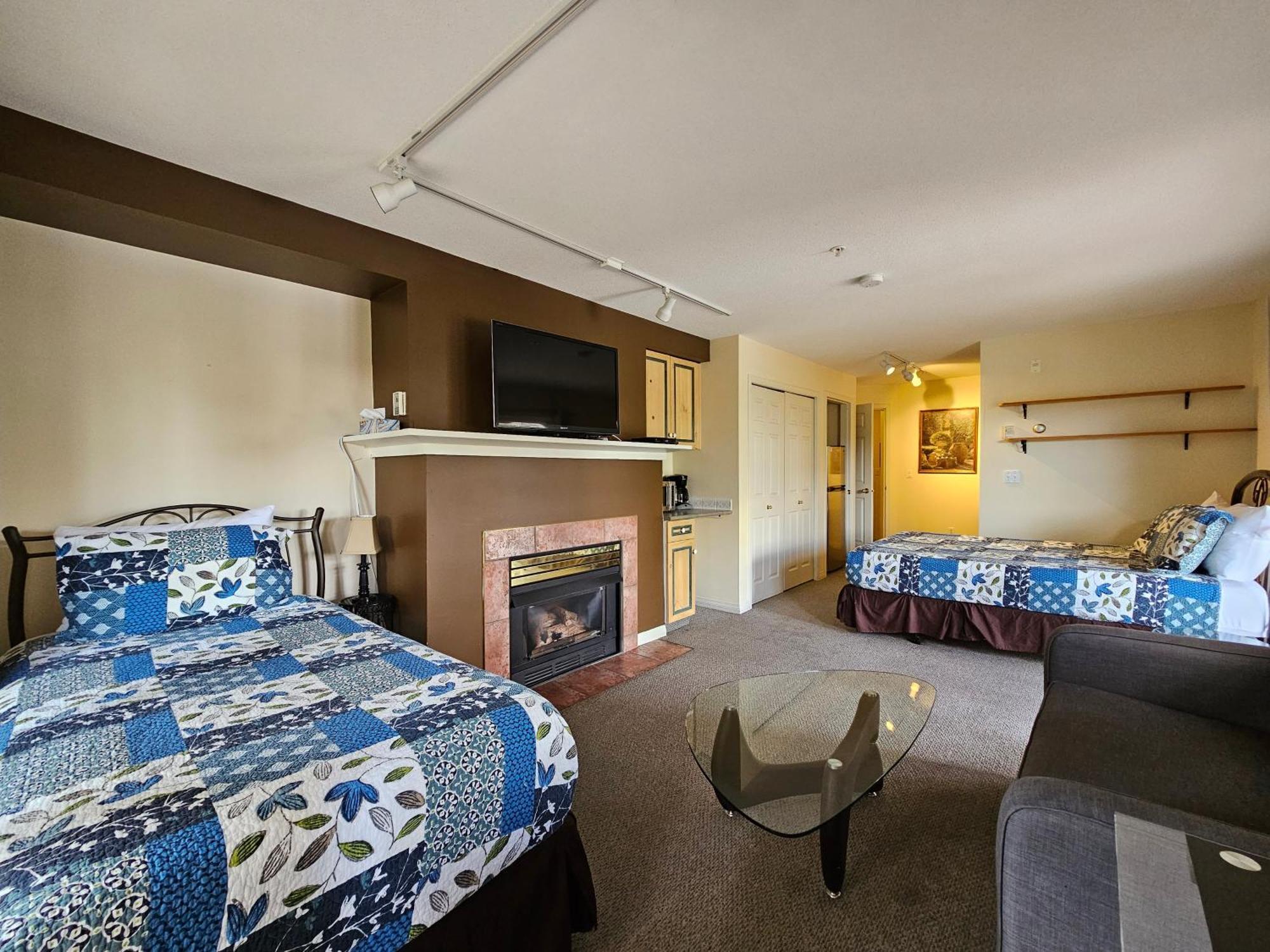 Borgata Lodge Resort Kelowna Eksteriør billede