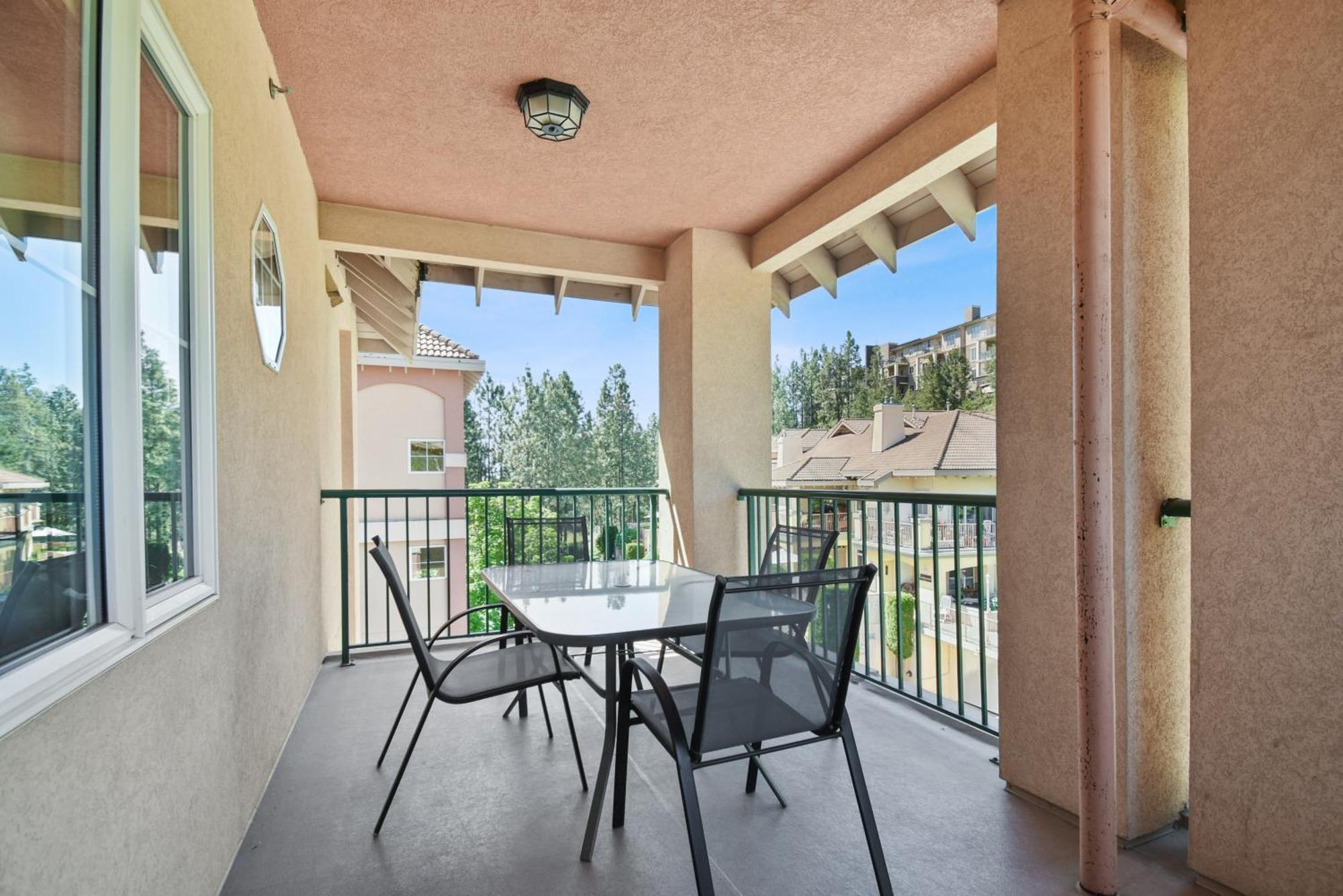 Borgata Lodge Resort Kelowna Eksteriør billede