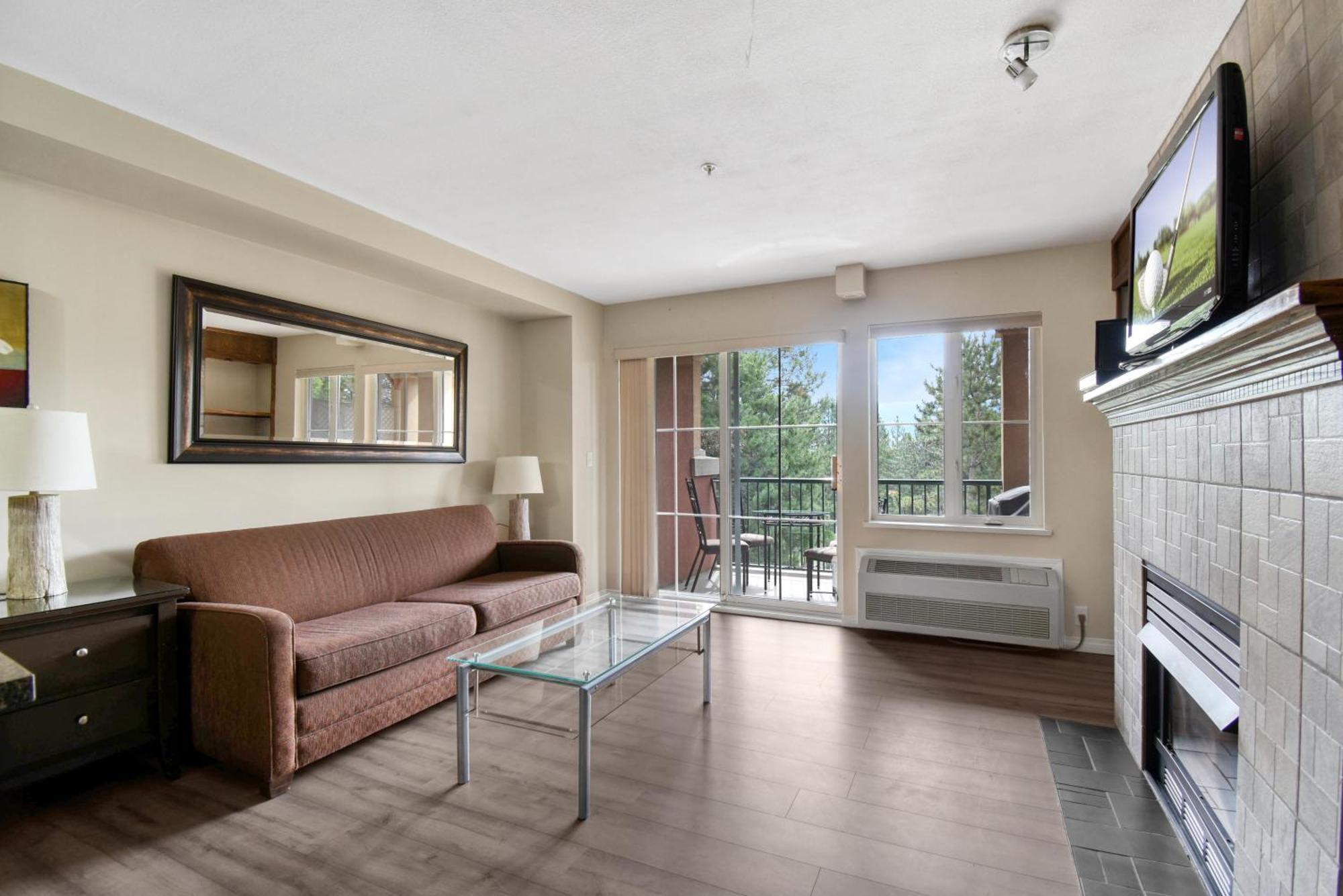 Borgata Lodge Resort Kelowna Eksteriør billede