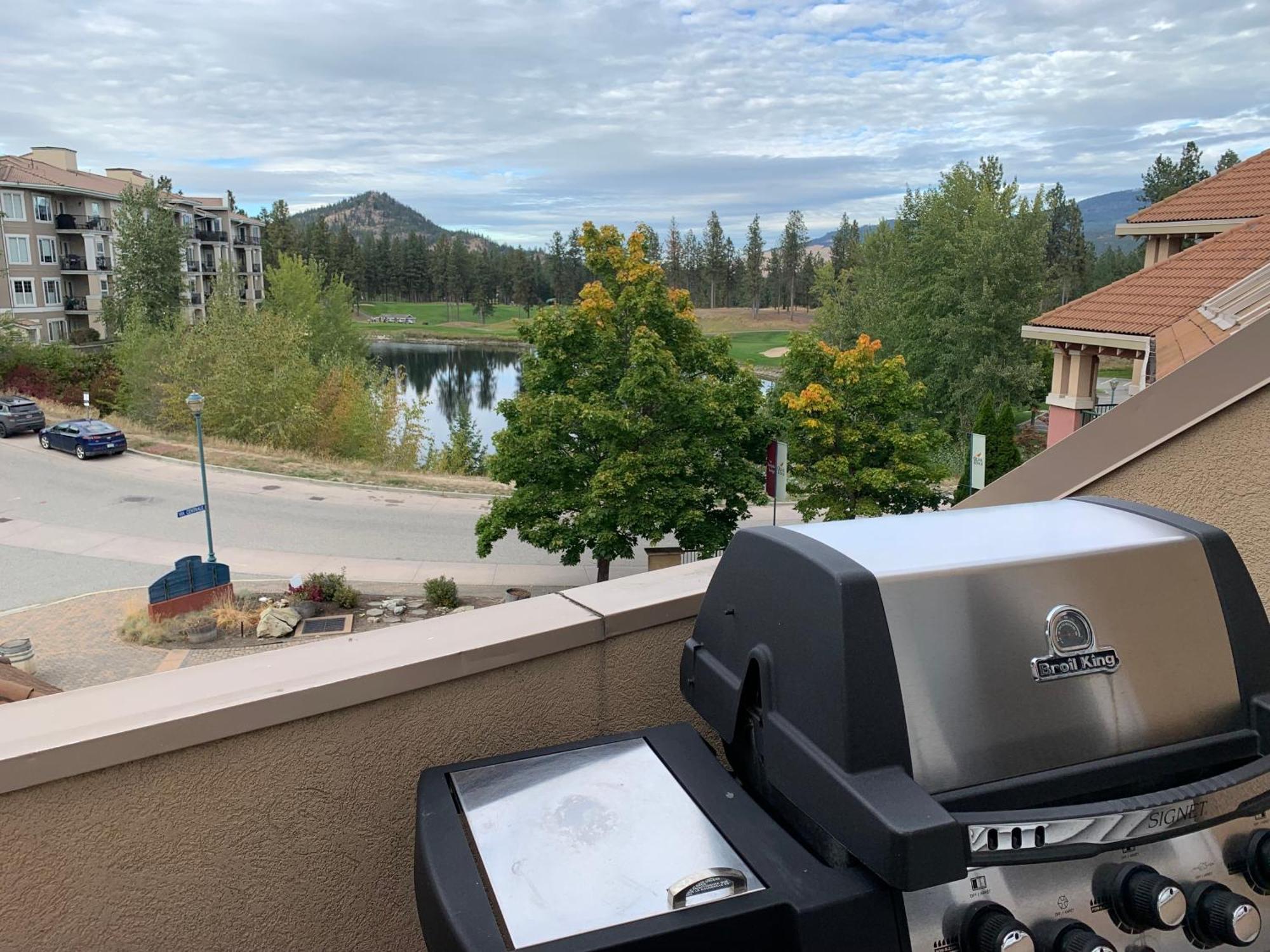 Borgata Lodge Resort Kelowna Eksteriør billede